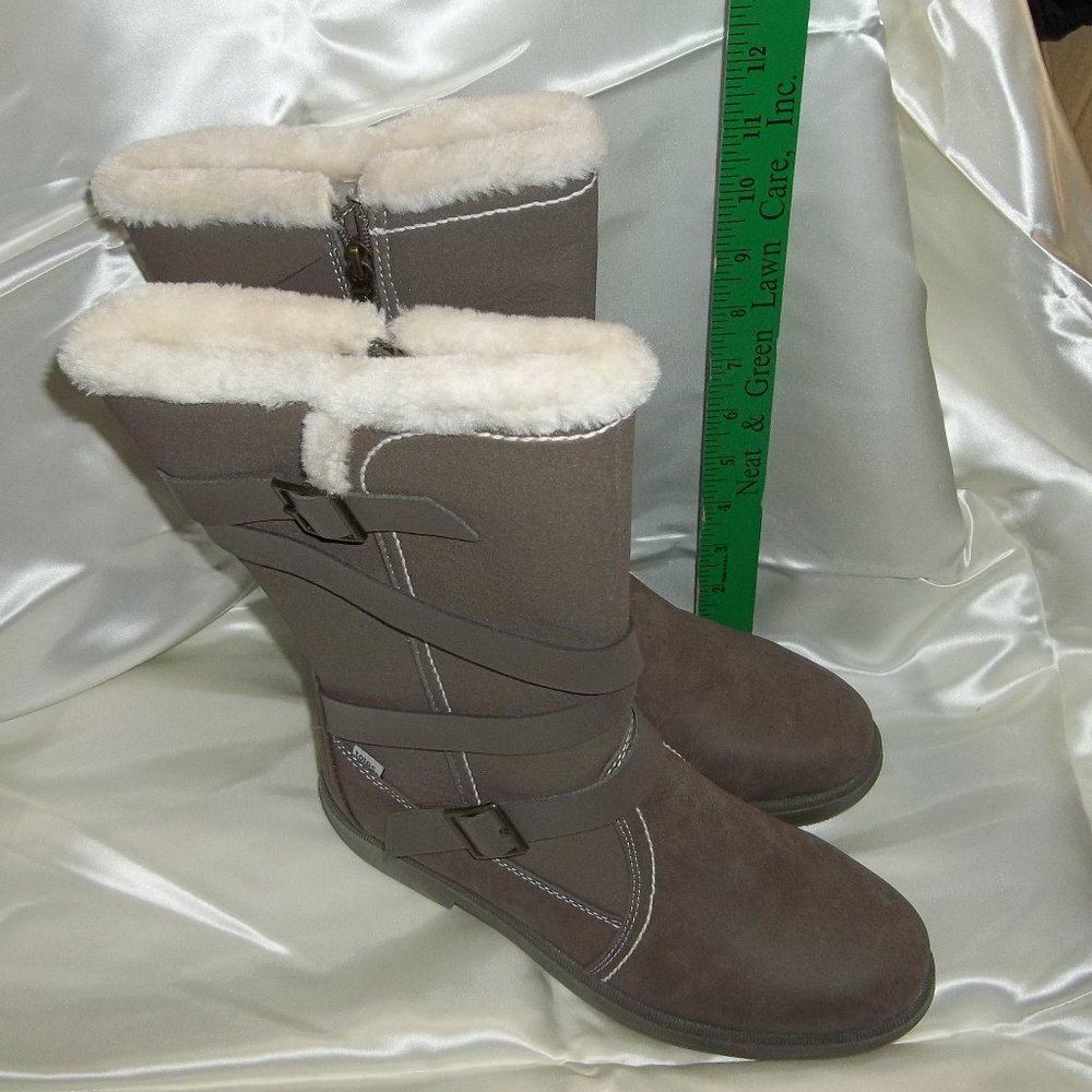 Totes Size 9 Boots - Picture 2 of 4